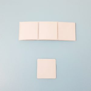 Etiqueta adhesiva antihurto 8.2MHz 4x4 blanca